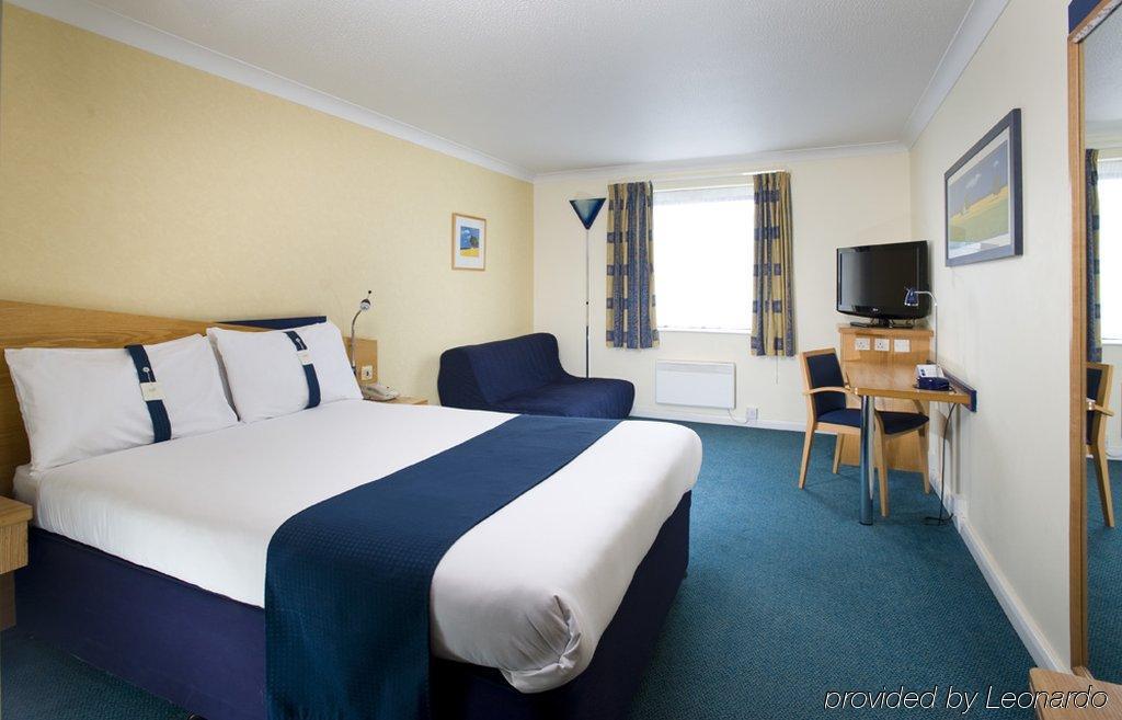 Holiday Inn Express Swansea East, An Ihg Hotel Buitenkant foto