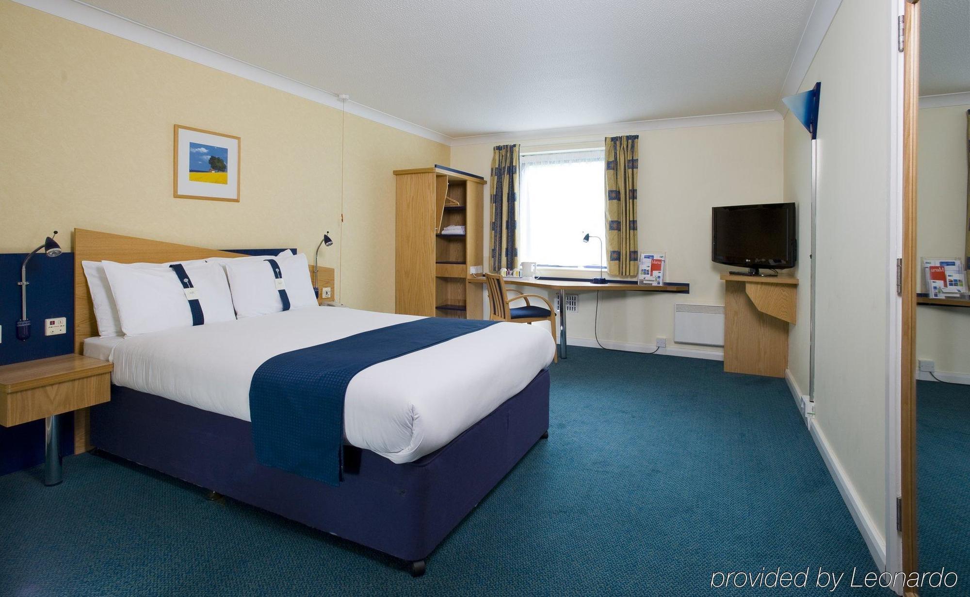 Holiday Inn Express Swansea East, An Ihg Hotel Buitenkant foto